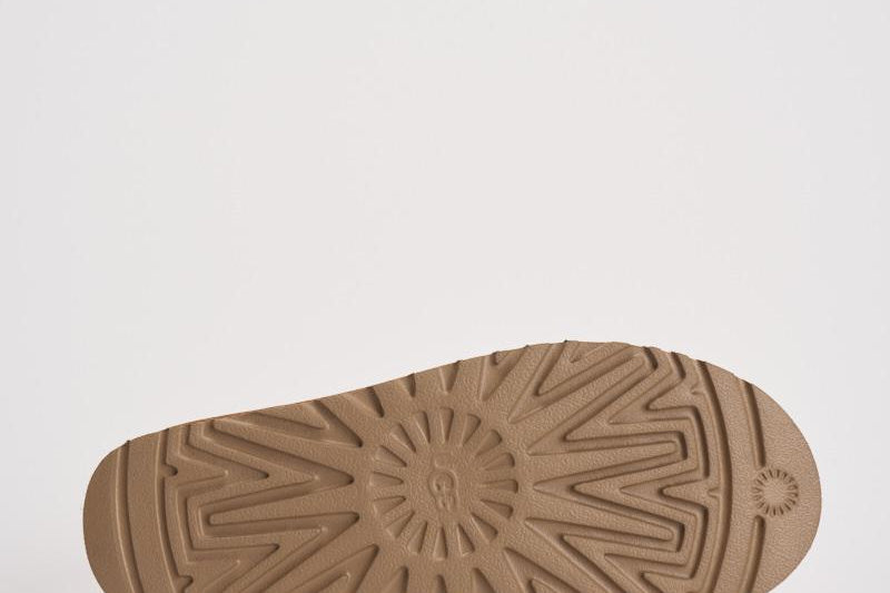 Stivale basso donna Classic Micro chestnut 1173891 CHESTNUT UGG 