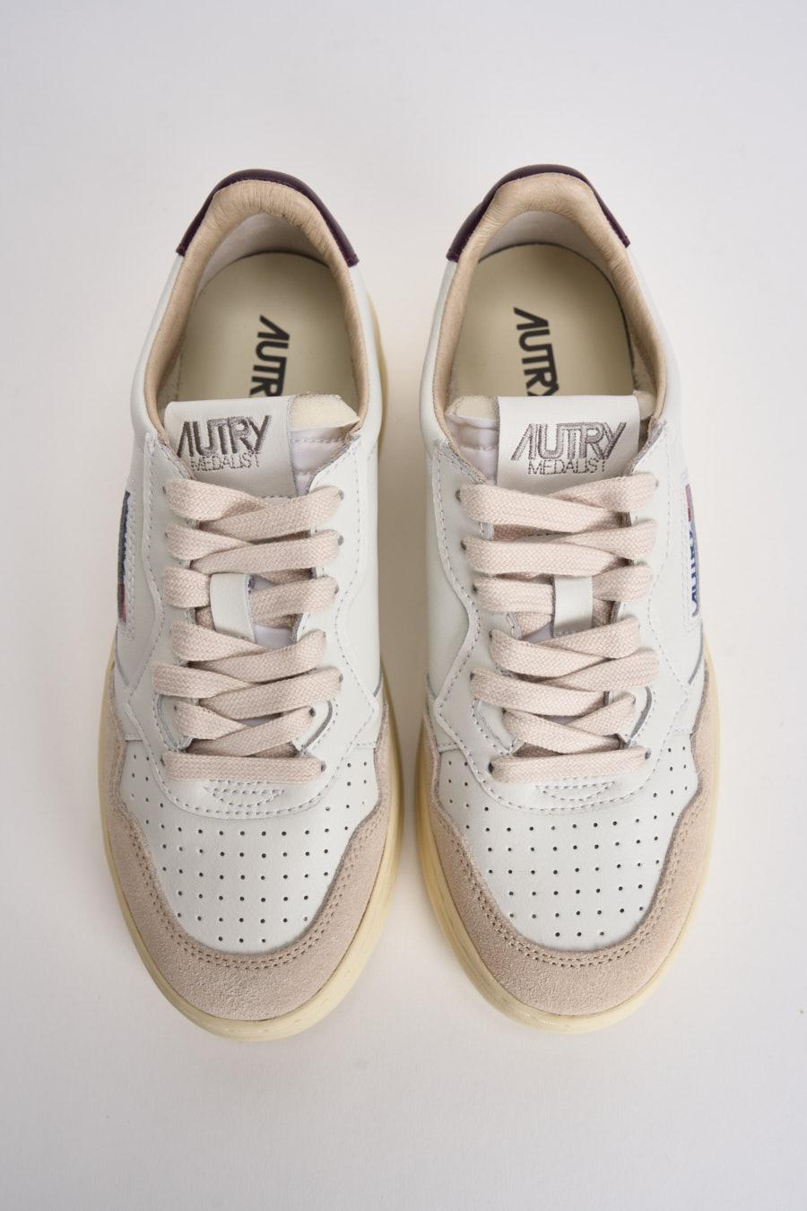 Sneakers donna medalist low in suede e bordeaux. AULW LS18 AUTRY 