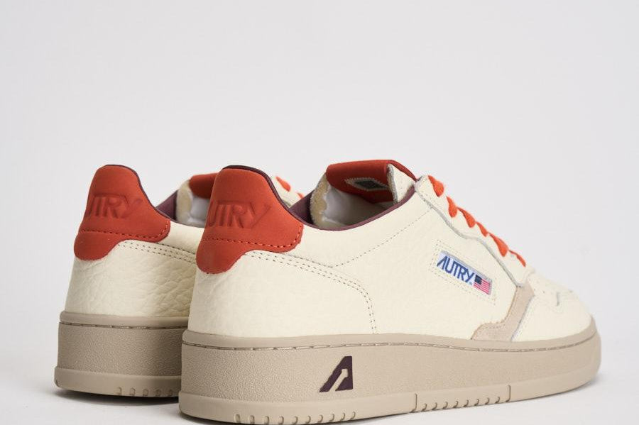 Sneakers uomo Medalist Low bianca e arancione AULM NE17 AUTRY 