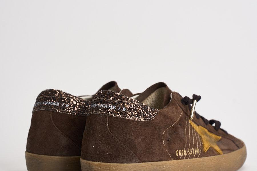 Sneakers donna Superstar in suede marrone GWF00102 F00810055736 GOLDEN GOOSE 
