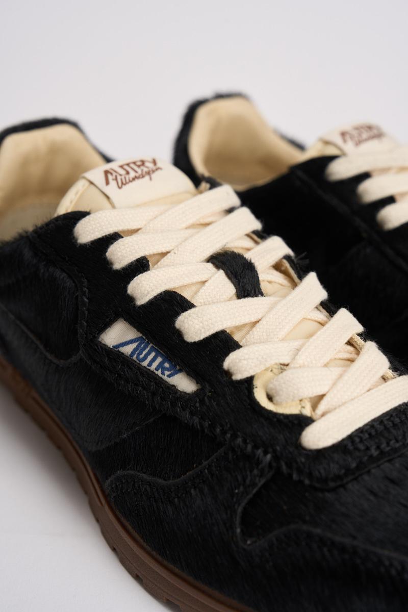 Sneakers donna Windspin in suede nera WSLW YN01 AUTRY 