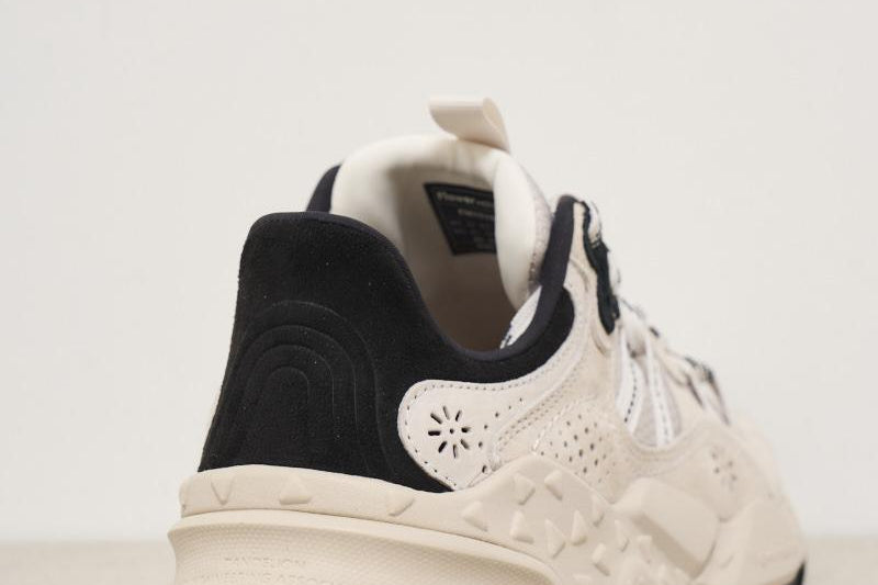 Sneakers uomo bianche nere 0N01U MESHOFFWHITE FLOWER MOUNTAIN 