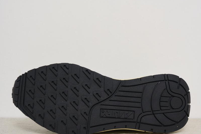 Sneakers Reelwind low verdi WWLM NC16 AUTRY 