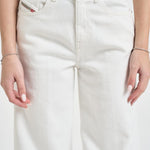 Jeans donna flare D-Akemi 1978 in denim bianco A03624 09N92100 DIESEL 