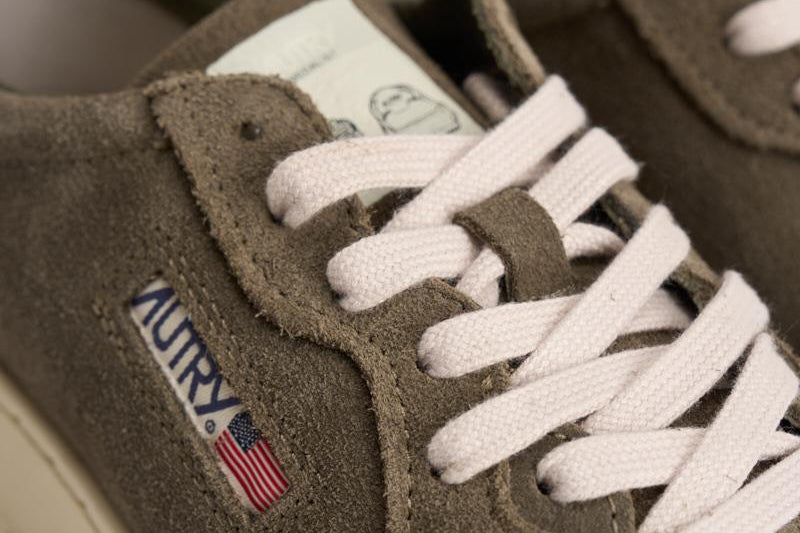 Sneakers uomo Medalist low suede verde militare AULM UH04 AUTRY 