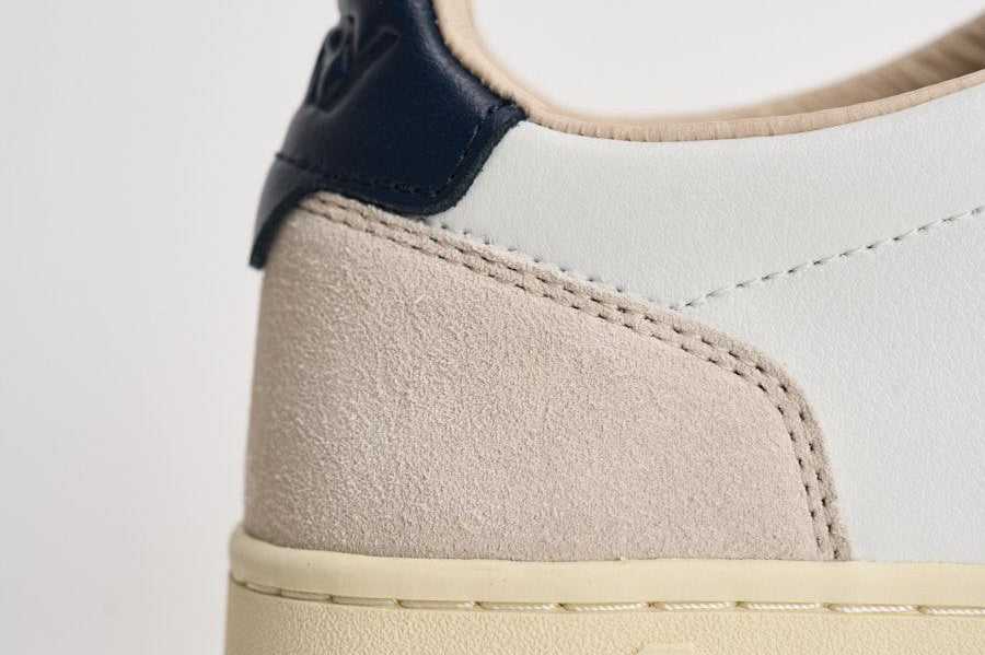 Sneakers uomo Medalist Low in pelle e suede blu AULM LS28 AUTRY 