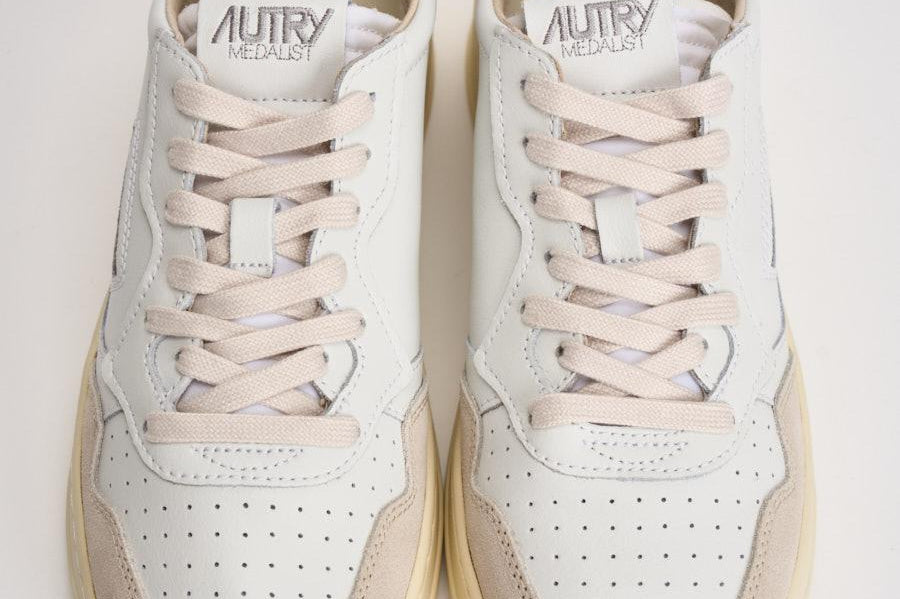 Sneakers uomo Medalist low in suede beige e verde AULM LS17 AUTRY 
