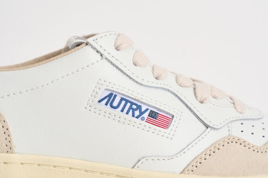 Sneakers donna Medalist Low in suede bianca e panna AULW LS33 AUTRY 