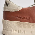 Sneakers uomo bianco e rosso mattone GMF00479 F00852612488 GOLDEN GOOSE 