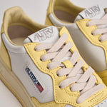 Sneakers donna Medalist gialla AULW WB63 AUTRY 
