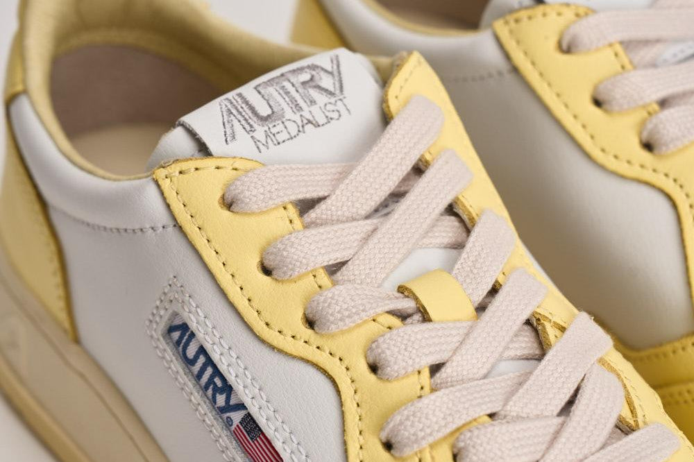Sneakers donna Medalist gialla AULW WB63 AUTRY 