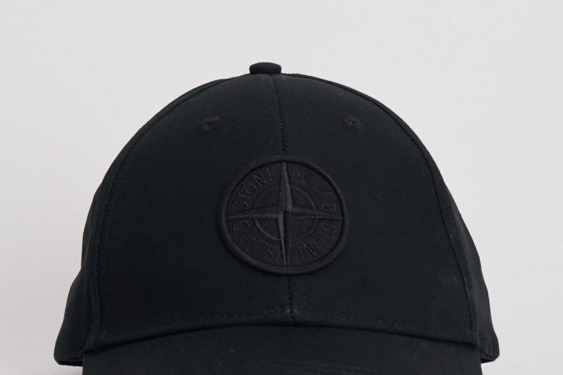 Cappellino uomo nero con ricamo 9100013 S0248V0029 STONE ISLAND 