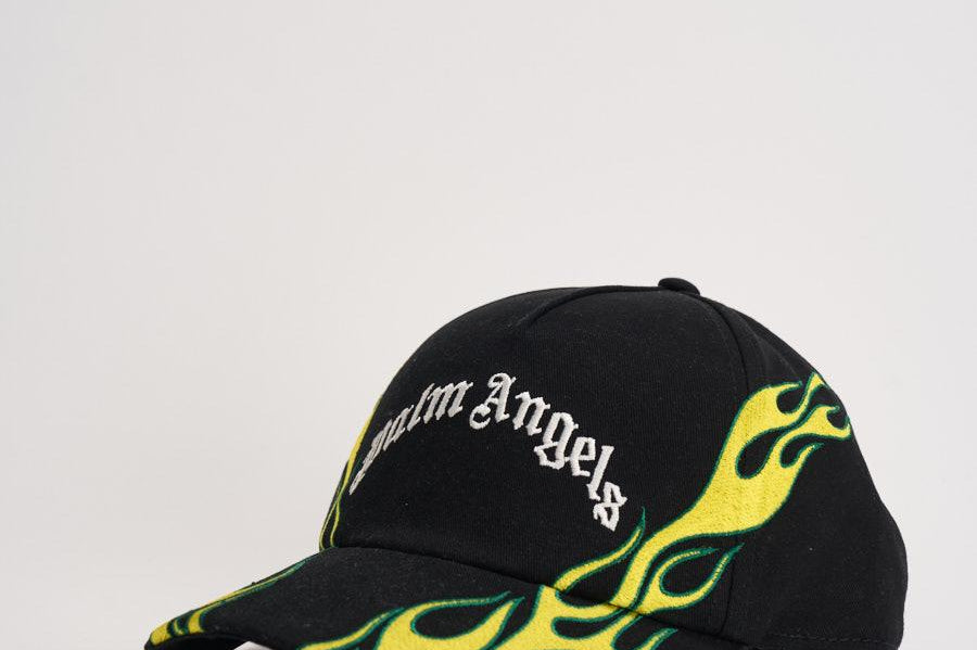 Cappello uomo nero con fiamma verde BL00CO Z0993V2 PALM ANGELS 