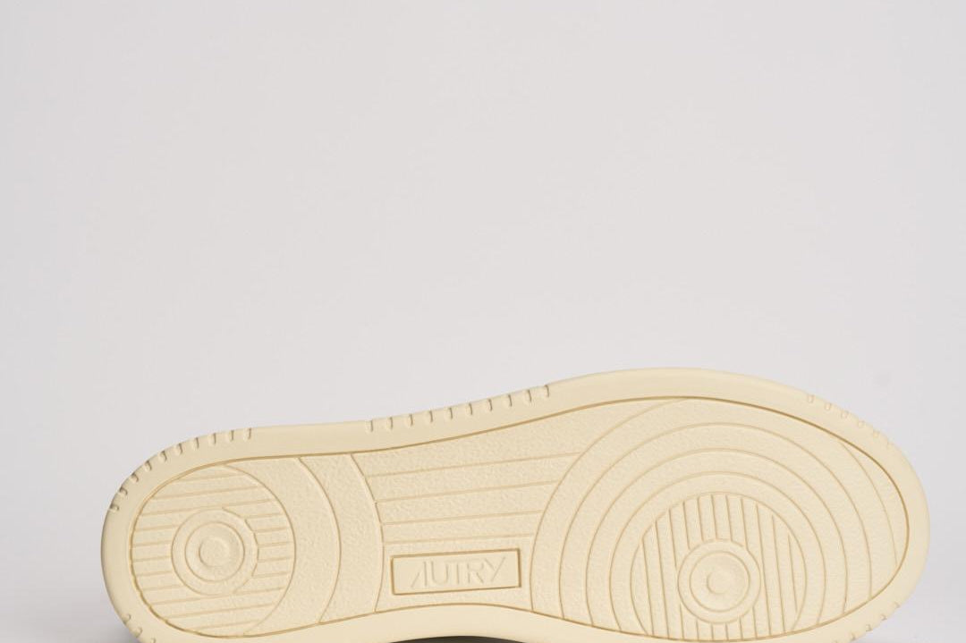 Sneakers uomo Medalist Low bianca e celeste AULM DL01 AUTRY 