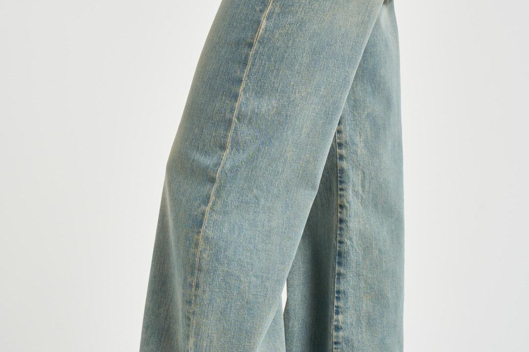 Jeans donna flare D-Akemi 1978 in denim celeste A03624 09N3301 DIESEL 