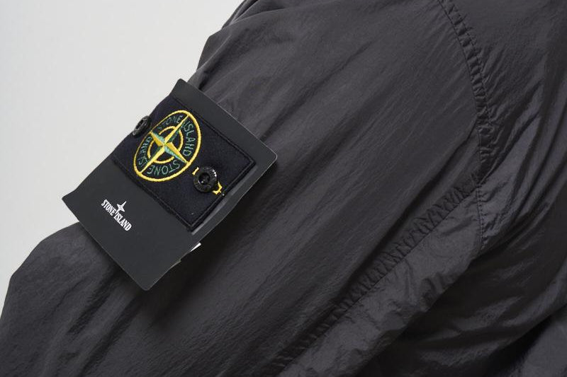 Giubbotto uomo con cappuccio grigio 4100092 S0A23V0065 STONE ISLAND 