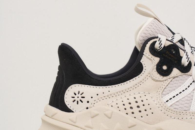 Sneakers uomo bianche nere 0N01U MESHOFFWHITE FLOWER MOUNTAIN 