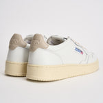 Sneakers uomo Medalist low bianca e tortora AULM LL27 AUTRY 