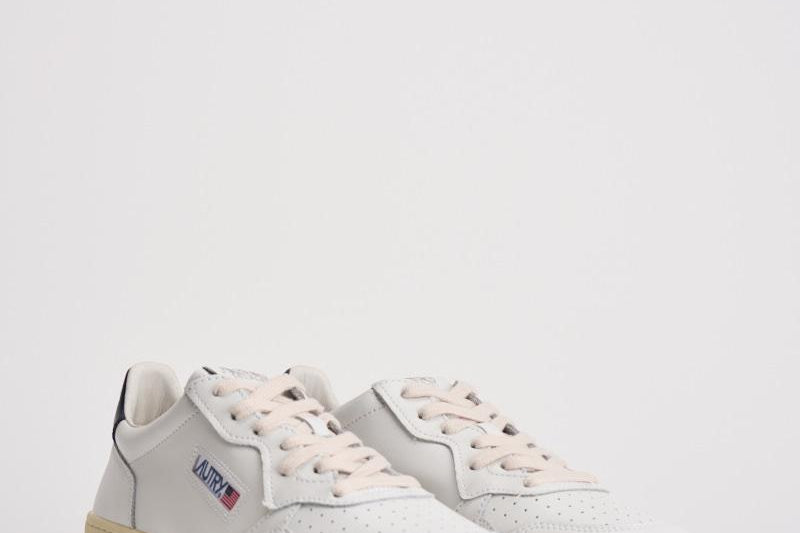 Sneakers uomo Autry Medalist bianca e blu AULM LL12 AUTRY 