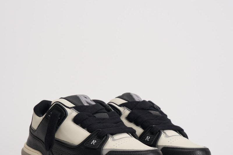 Sneakers uomo Studio nera e bianca MLM9754 BLACKWHITE REPRESENT 