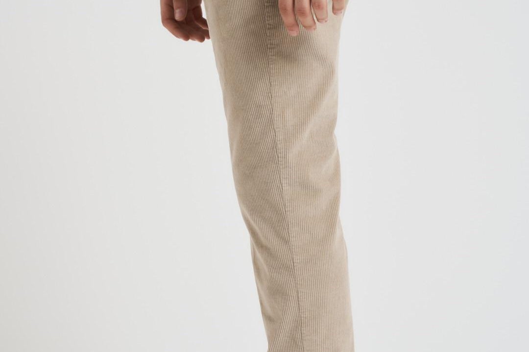 Pantalone uomo con pence in velluto a coste tortora RETRO DV0500XBEIGE BERWICH 