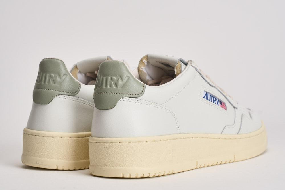 Sneakers uomo Medalist Low bianca e grigia AULM LL11 AUTRY 