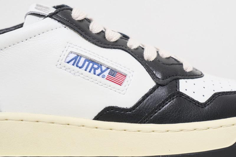 Sneakers donna medalist low AULW WB01 AUTRY 