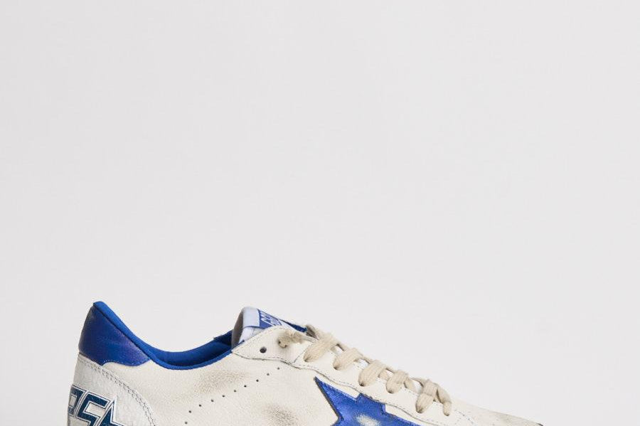 Sneakers uomo Ball Star bianco e blu elettrico GMF00117 F00219810327 GOLDEN GOOSE 