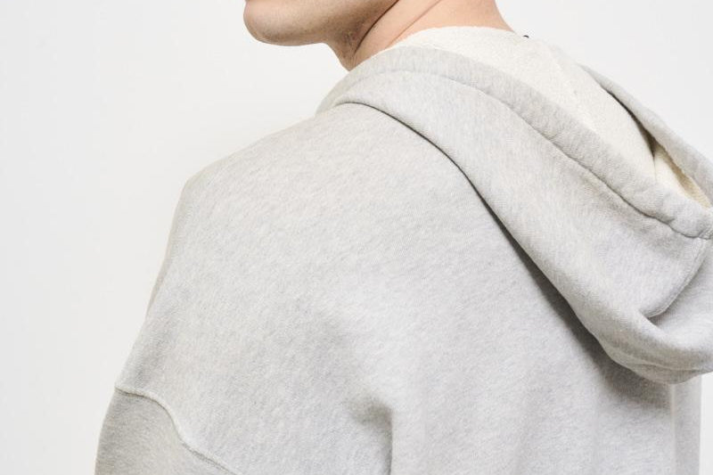 Felpa uomo con cappuccio grigia GUP02170 P00186160583 GOLDEN GOOSE 