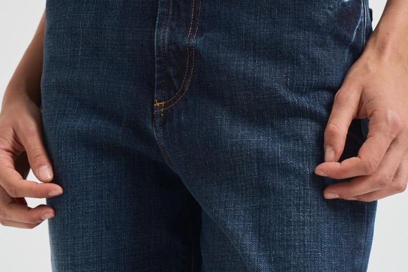 Jeans donna Bessie carrot fit in denim scuro DP784 DFE311800 DONDUP 
