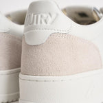 Sneakers uomo Medialist Low in pelle bianca e beige AULM LS30 AUTRY 