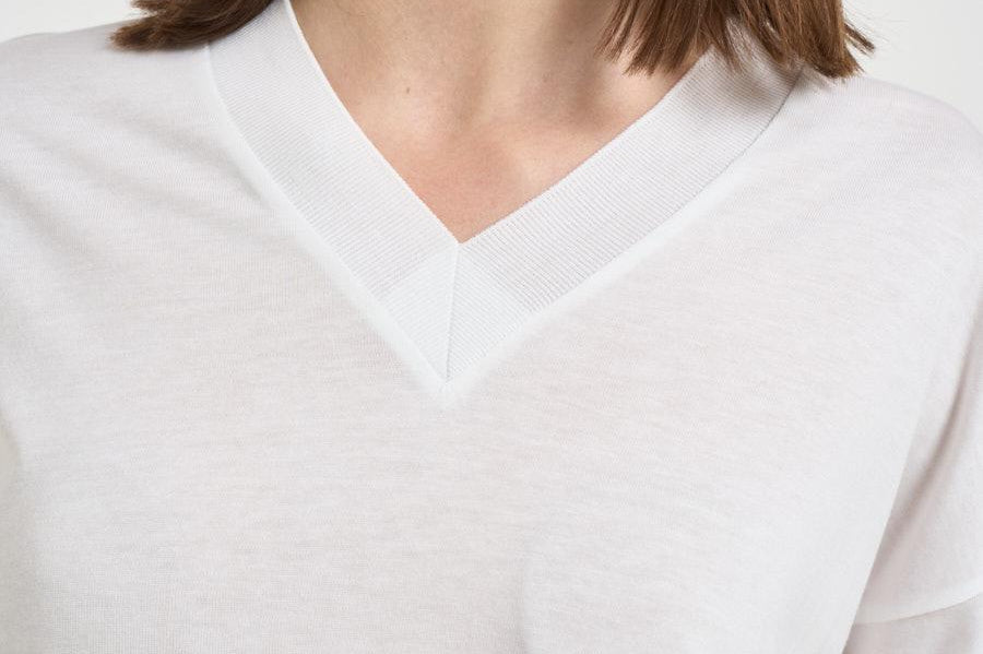 Maglia donna scollo a V bianca JV000015D 520561000 HERNO 