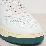Sneakers uomo Medalist panna e verde AULM VS06 AUTRY 