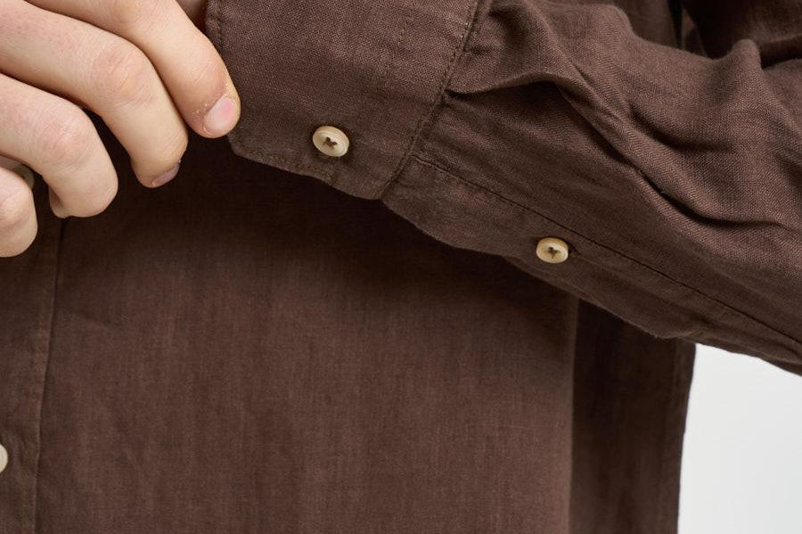 Camicia uomo in lino marrone J66TNP UR6 ACCADEMIE TESSILI 