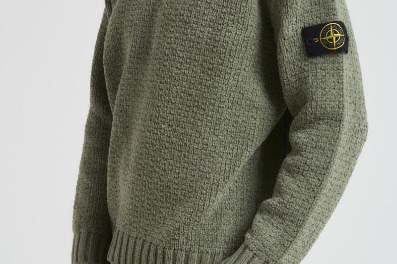 Maglia uomo Cotton Chenille verde militare 5100019 S00N5V0055 STONE ISLAND 