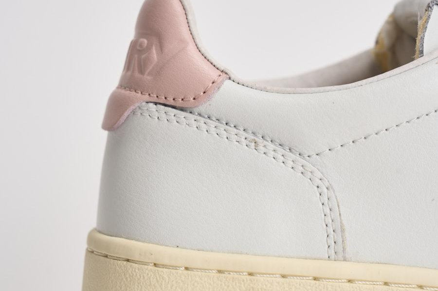 Sneakers Medalist Low donna bianca e rosa AULW LL16 AUTRY 
