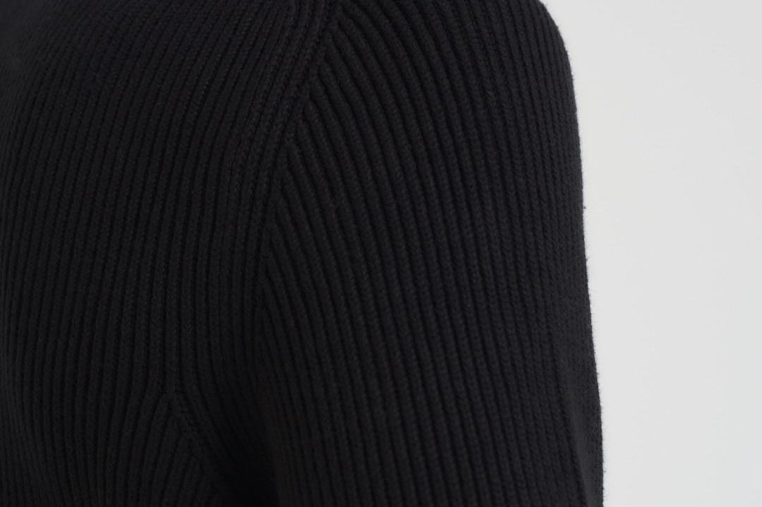 Maglione uomo girocollo a coste lunghe nero MKN015A 00668A999 CP COMPANY 