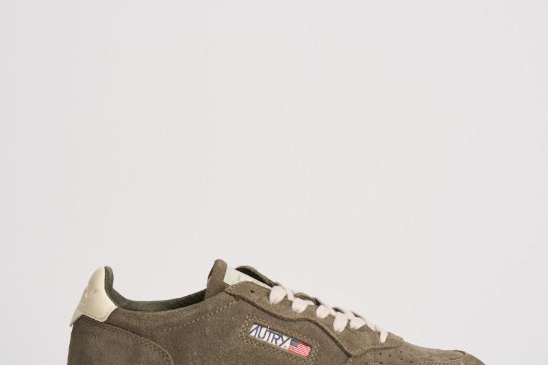 Sneakers uomo Medalist low suede verde militare AULM UH04 AUTRY 