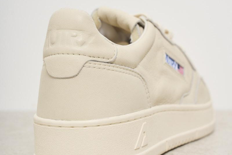 Sneakers uomo Medalist in nappa panna AULM SG27 AUTRY 