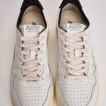 Sneakers uomo Medalist Low nera e bianca AULM ML02 AUTRY 