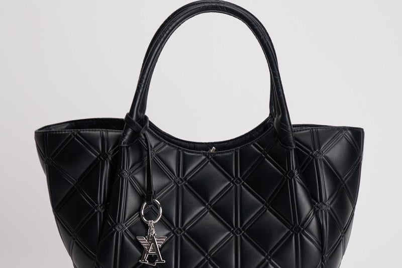 Borsa donna matelassé nera EW001009 AF17630UC001 EMPORIO ARMANI 