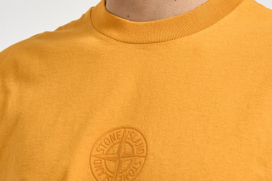 T-shirt uomo con stampa ocra 2100001 S0E14V007E STONE ISLAND 