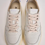 Sneakers uomo Medalist Low bianca e celeste AULM DL01 AUTRY 