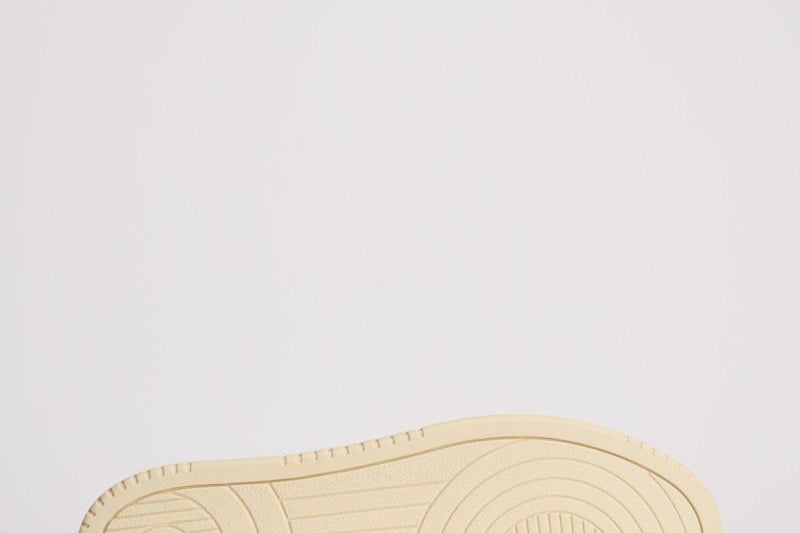 Sneakers uomo Medalist low in suede beige e caramello AULM LS02 AUTRY 