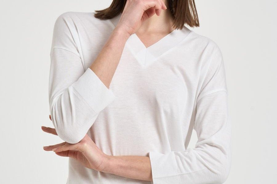 Maglia donna scollo a V bianca JV000015D 520561000 HERNO 