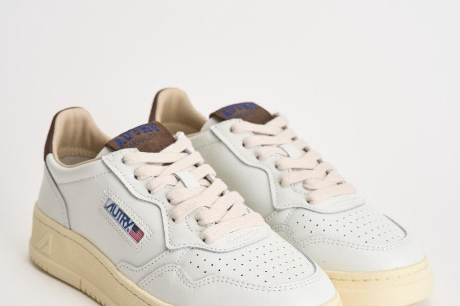 Sneakers Medalist Low donna bianche e moro AULW HJ03 AUTRY 
