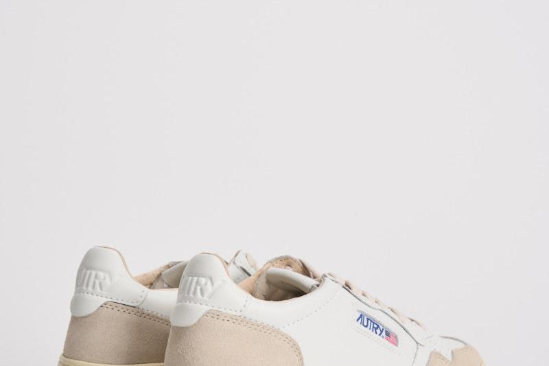 Sneakers donna medalist low in suede e bianca AULW LS33 AUTRY 