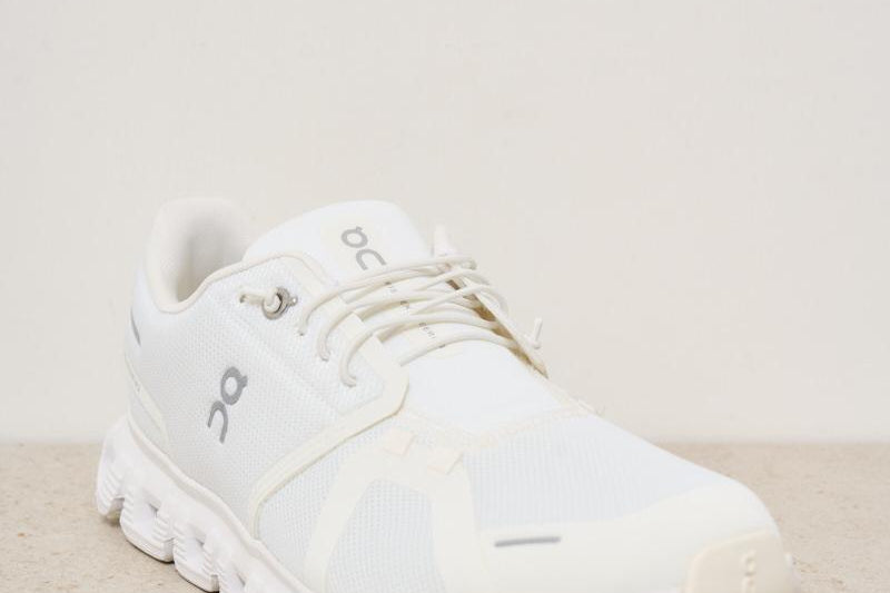 ON RUNNING 3MF10071200WHITE WHITE