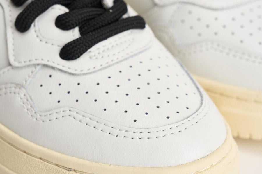 Sneakers donna Medalist Low bianca e leopardata AULW OC02 AUTRY 