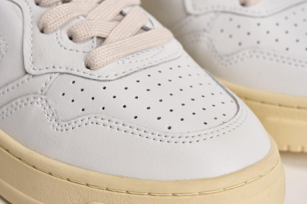 Sneakers Medalist Low donna bianca AULW LL15 AUTRY 